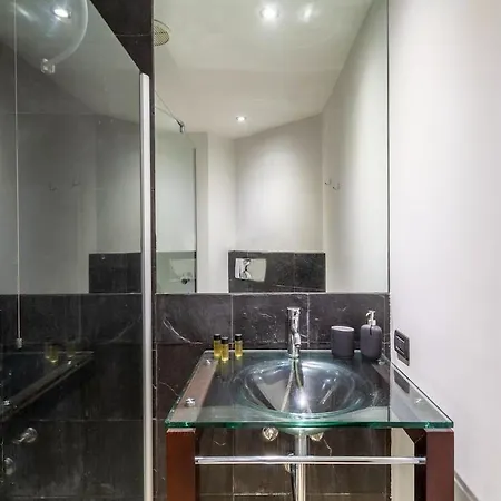 Metro E Design * Mediolan